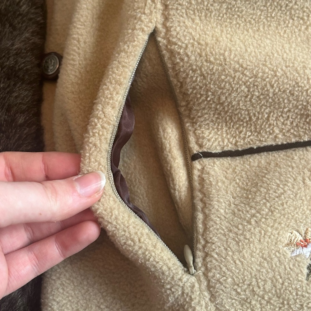 Cottagecore rustic embroidered fleece vest - Picture 9 of 11